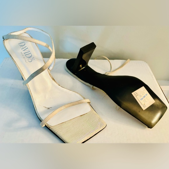 DAVID’S Made In Italy Iridescent White Textured Strappy Sandals Heels - Picture 3 of 4